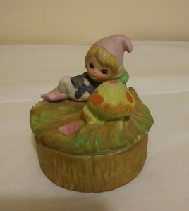 Vintage Homco Ceramic Trinket Box Pixie Elf Figure and Mushroom On Stump Kitsch - Picture 1 of 6