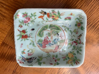 Antiguo plato celadón chino escena pintado a mano Foto 1 de 4