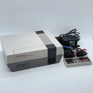 Nintendo NES Entertainment System Spielkonsole Grau - NESE-001 PAL - Bild 1 von 12