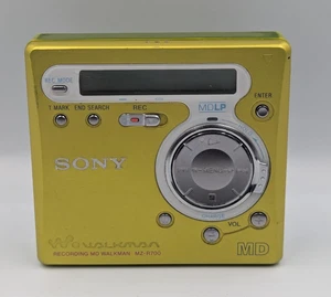 SONY MZ-R700 PORTABLE MINIDISC RECORDER PLAYER WALKMAN SPARE OR REPAIR - Picture 1 of 7