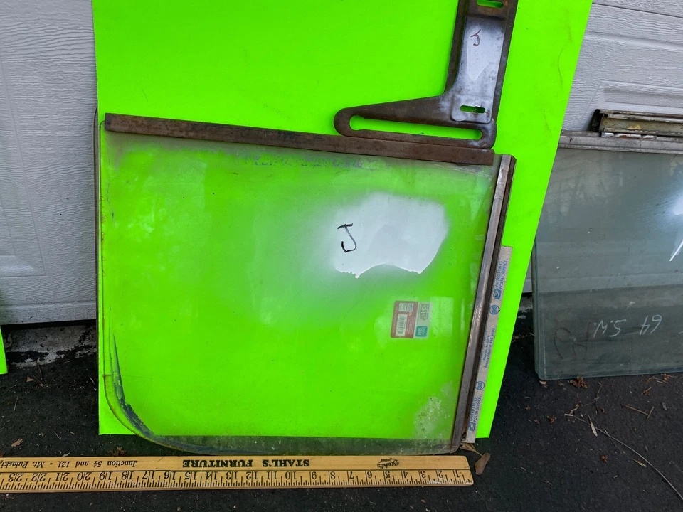 Studebaker side window, no application data.    Item:  22894 - Image 1 of 1