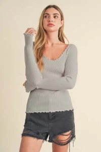 Aemi + Co Lettuce Hem Scoop Neck Long Sleeve Knit Top - Picture 1 of 6