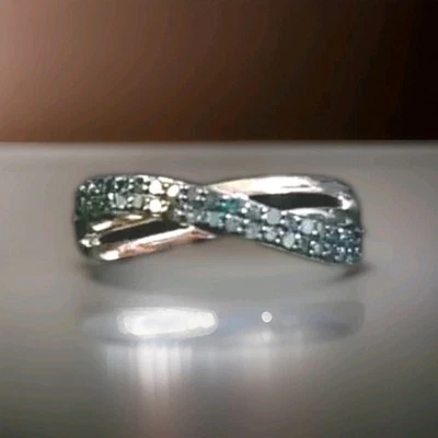 Anillo cruzado de diamantes azules genuinos rodio sobre plata de ley .33ctw Foto 1 de 4