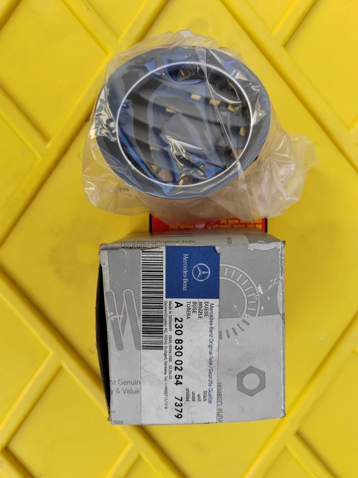 Genuine Mercedes-Benz Vent Grille, RF 230-830-02-54-7379 - Image 1 of 2