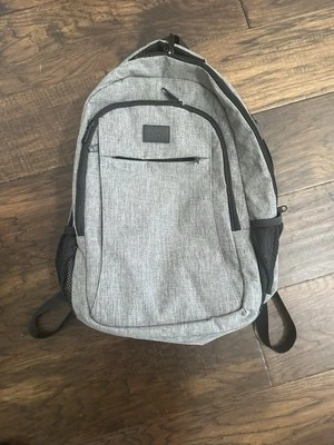 Mochila de viaje delgada para computadora portátil  Foto 1 de 4