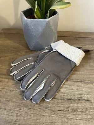 M&S Collection Women's Faux Sheepskin Gloves Warm with Faux Fur Cuffs Size S-M - Image 1 of 4