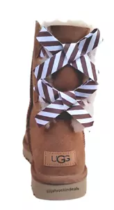 NEU DAMEN UGG Bailey Bow II Chestnut Streifen kurze Stiefel Größe 7, 8, 9 - Bild 1 von 7