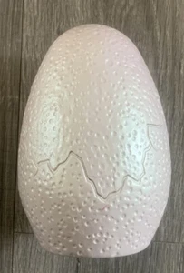 VINTAGE 1996 JURASSIC PARK HATCHLING EGG JP57 WITH TRICERTOPS BABY FIGURE - Picture 1 of 6