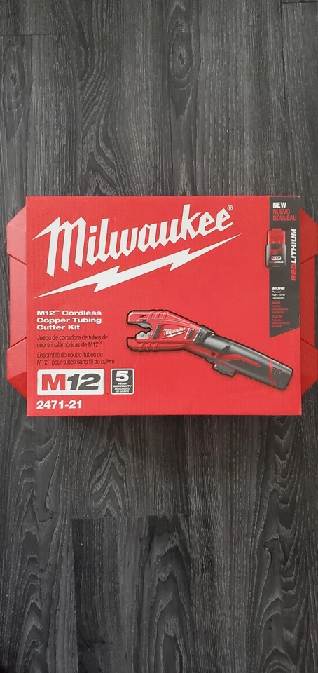 ** BRAND NEW ** MilwaukeeM12 12V Lithium-Ion Cordless Copper Tubing Cutter Kit - Image 1 of 1