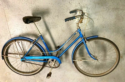 Schwinn Breeze 3 speed step-thru with fenders and chain-guard - Image 1 of 4