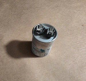 CSC 325P206H37M23A4XRH Round Furnace Capacitor 20uf 43-101666-57 - Picture 1 of 3