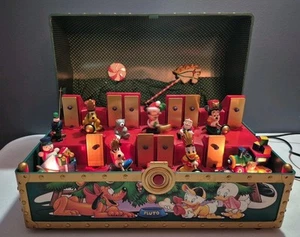 Mr Christmas Mickeys Spielzeugtruhe mit Musik Disney Pluto Goofy Donald Duck 1990 funktioniert - Bild 1 von 23