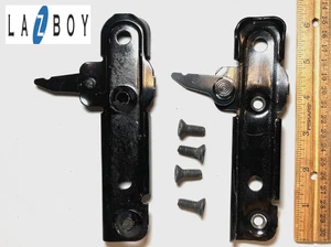 (2) La-Z-boy Stuhl Rückenlehne Metall Schloss Halterung & Schrauben Teile Faule Liege (T) - Bild 1 von 11