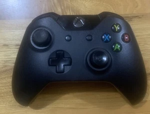 Xbox One Controller Black For Parts Or Repairs Turn's On Untested Model 1537 - Picture 1 of 3