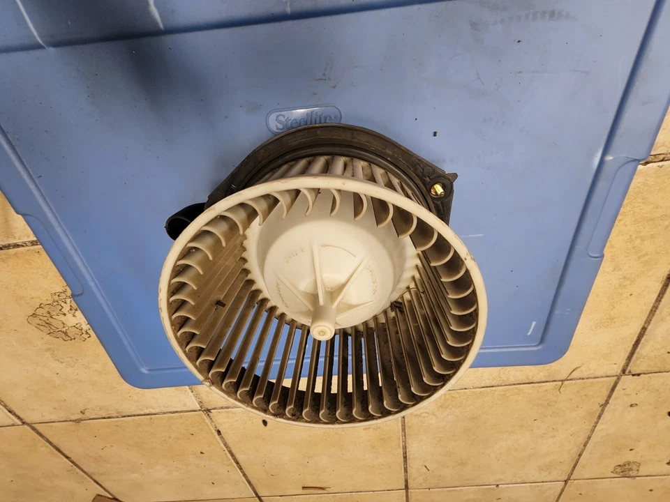 1999 2000 2001 2002 2003 2004 CADILLAC SEVILLE  BLOWER MOTOR - Image 1 of 2