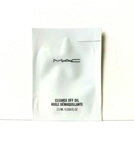 Sample: M.A.C Cleanse Off Oil (0.05 fl.oz. / 1.5ml) - Picture 1 of 2