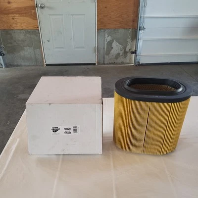 Filtro de aire CARQUEST 98220 camionetas Ford serie F con motores de gasolina de 6,2 L y 6,8 L (17-19 Foto 1 de 3