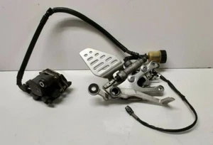 2006 07 Yamaha YZF R6 OEM RIGHT DRIVER FOOTREST BRACKET REAR BRAKE LEVER SYSTEM - Picture 1 of 9