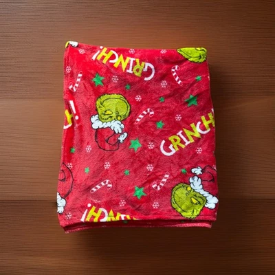 The Grinch Fleece Blanket Throw Christmas Xmas Gift Soft Cosy Warm UK - Image 1 of 4