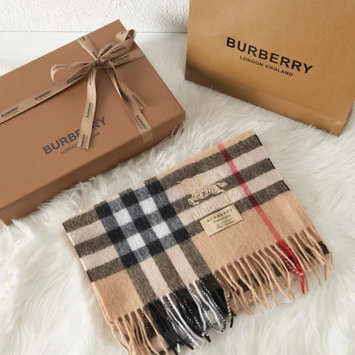Burberry The Classic Cashmere Scarf - Image 1 of 4