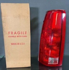 NOS Glo-Brite LH Drivers Tail Lamp 183 ~ Chevy GMC S10 Blazer Tahoe Suburban - Foto 1 di 12