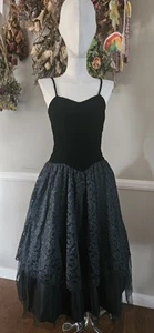 Vintage 1980s Velvet And Lace Princess Cut Prom Dress By ACT I mkd 3-4 - Picture 1 of 7