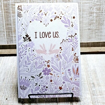 Tarjeta de Pascua American Greetings púrpura floral dorado conejitos I Love Us Foto 1 de 4