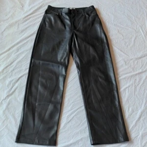 Hollister Ultra High Rise Black Faux Leather Straight Leg Pants Size 29 - Picture 1 of 9
