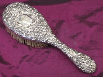 Antiguo cepillo de pelo victoriano con mango de mujer STIEFF Repousse Sterling .925 Foto 1 de 4