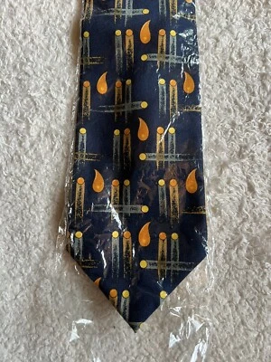 Corbata clásica de diseñador de seda de 4” de ancho Seta MCM para hombre de colección ITALIA Cosmo Space Blu Foto 1 de 4