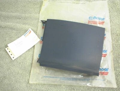 Chrysler 1985-1989 5th Ave base Dodge Diplomat SE RELLENO DE PARACHOQUES NOS 4504094 RH Foto 1 de 4