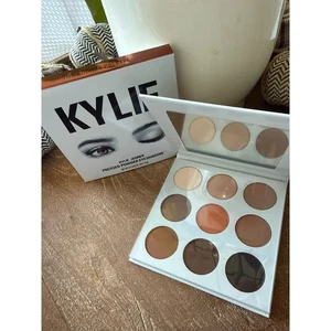 New! Kylie The Bronze Palette  - Picture 1 of 4
