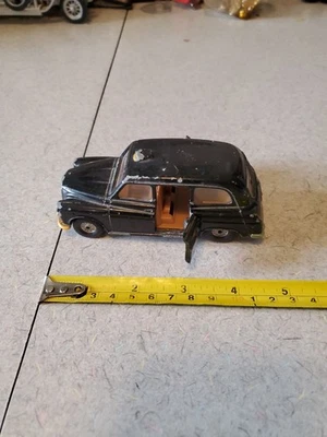 VERY NICE Vintage Corgi Austin London Taxi CAB Diecast Car - Image 1 of 4