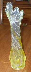 Vintage schwere Glasknospenvase mit gelber Tönung - Bild 1 von 12