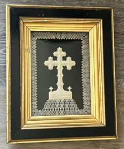 19th c. Hand Crafted & Framed Christian Cross in Layered Pin-Pricked Material - Picture 1 of 13