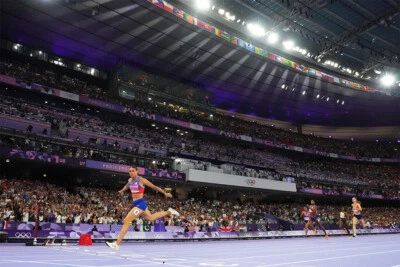 Sydney McLaughlin Atleta EE. UU. 400 m obstáculos 2024 nuevo récord mundial - PÓSTER 20"x30" Foto 1 de 3