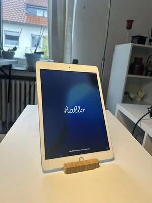 Apple iPad 8. Gen 32GB, Wi-Fi, 10,2 Zoll - Space Grau Tablet - Bild 1 von 4