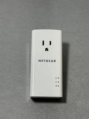 NETGEAR Powerline 1200 Wifi Extender and Extra Outlet (PLP1200S) - Image 1 of 4