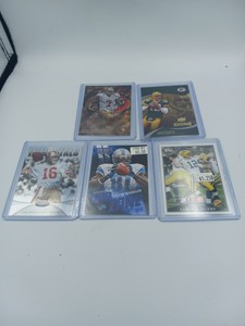 lot of 5 football cards Joe Montana 49ers,Colin keepernick,Aaron Rodgers 