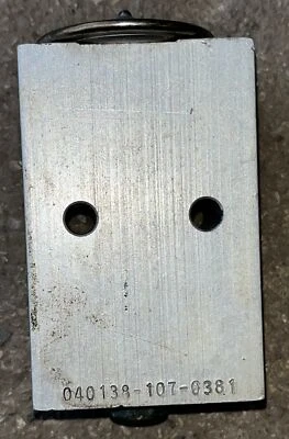 Válvula de expansión de aire acondicionado 84-96 Jeep Cherokee XJ y Comanche MJ OEM Mopar Foto 1 de 4