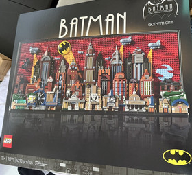 LEGO BATMAN 76271 Gotham City The Animated Series 4210 pieces New in Box