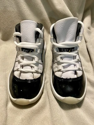 Jordan 11 Retro PS Gratitude Defining Moments 10C Mo Caja Usado 378040-170  Foto 1 de 4