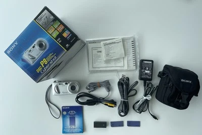 Sony DSC-P8 Cyber-Shot Camera Silver in Original Packaging TESTED-NEEDS BATTERY - Image 1 of 4