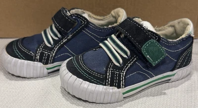 Sapatos Stride Rite Caleb Boy lona azul verde branco gancho e laço fechamento 4M - Imagem 1 de 4