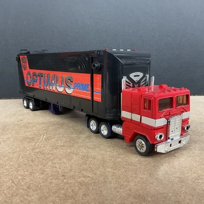 Transformers 1992 Generation 2 G2 Optimus Prime Truck With Trailer - Image 1 of 4