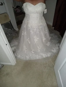 Jewel by David's Bridal Women's Size 16W Ivory Lace Off Shoulder Gown New - Picture 1 of 21