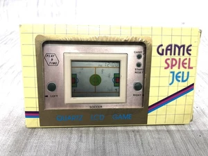 R1 Electronic Game & Watch Lcd Videogame Vintage Play & Time Soccer Quartz - Imagen 1 de 5