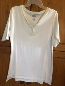 Croft & Barrow Women’s Size M White Metallic Gold Detail Soft Stretch Knit Top - Picture 1 of 7