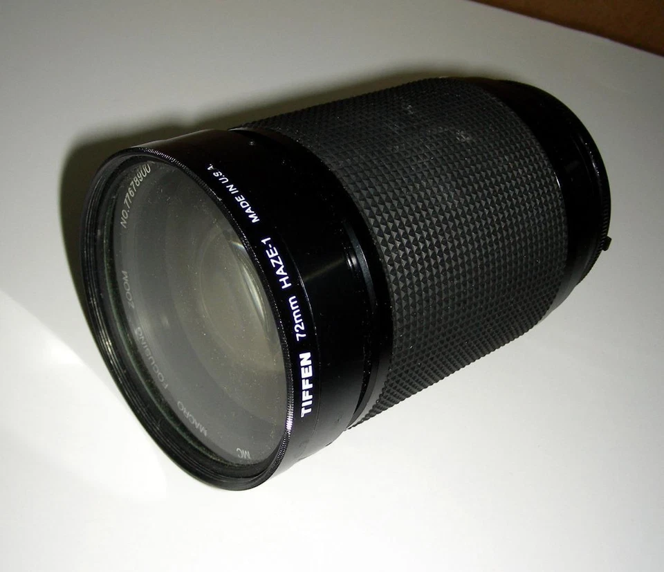 Vivitar 28-200mm 1:3.5 – 5.3 MC Macro Focusing Zoom Lens Nikon AI-S Mount w/filt - Image 1 of 1