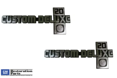Chevrolet Chevy 1981-1987 camioneta pickup "Custom Deluxe 20" par de emblemas de guardabarros NUEVO Foto 1 de 2